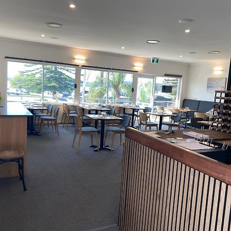 Quays Hotel Batemans Bay Exterior photo