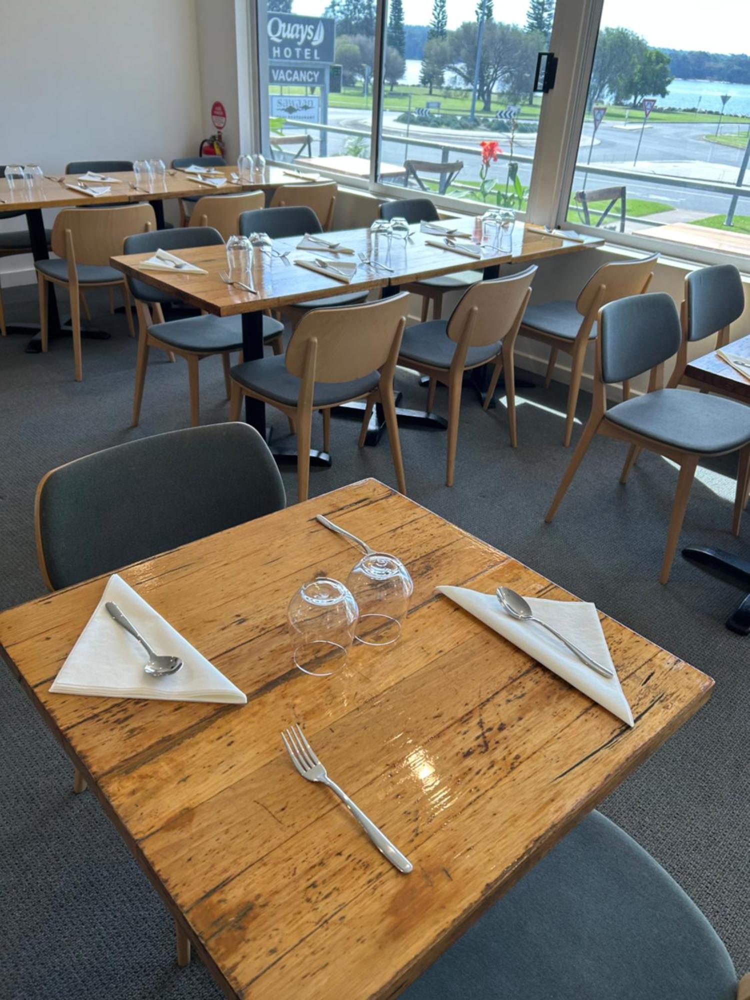 Quays Hotel Batemans Bay Exterior photo