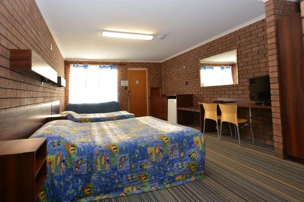 Quays Hotel Batemans Bay Exterior photo